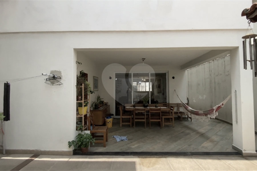 Casa à venda com 4 quartos, sendo 2 suítes, em Jardim Guanca, São Paulo, SP