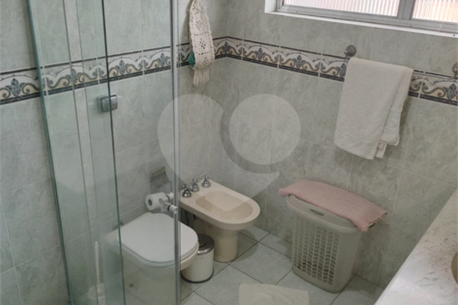 Casa à venda com 4 quartos, sendo 2 suítes, no condomínio Chácara das Rosas, São Paulo - SP