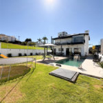 Casa à venda com 3 suítes no condomínio Figueira Garden, Atibaia - SP