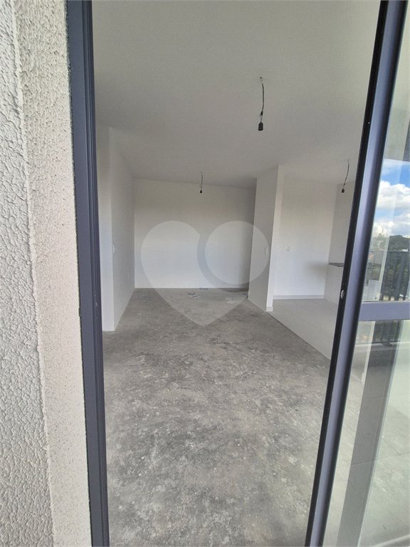 Apartamento à venda com 3 quartos, sendo 1 suíte, em Vila Anastácio, São Paulo, SP