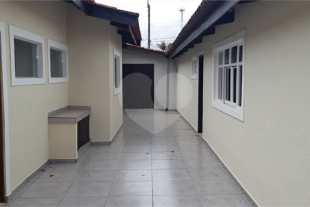 Casa à venda com 3 quartos, sendo 1 suíte, em Vila Santista, Atibaia, SP