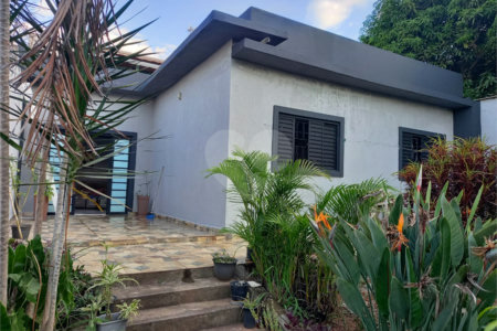 Casa à venda com 2 quartos no Centro, Bom Jesus dos Perdões, SP