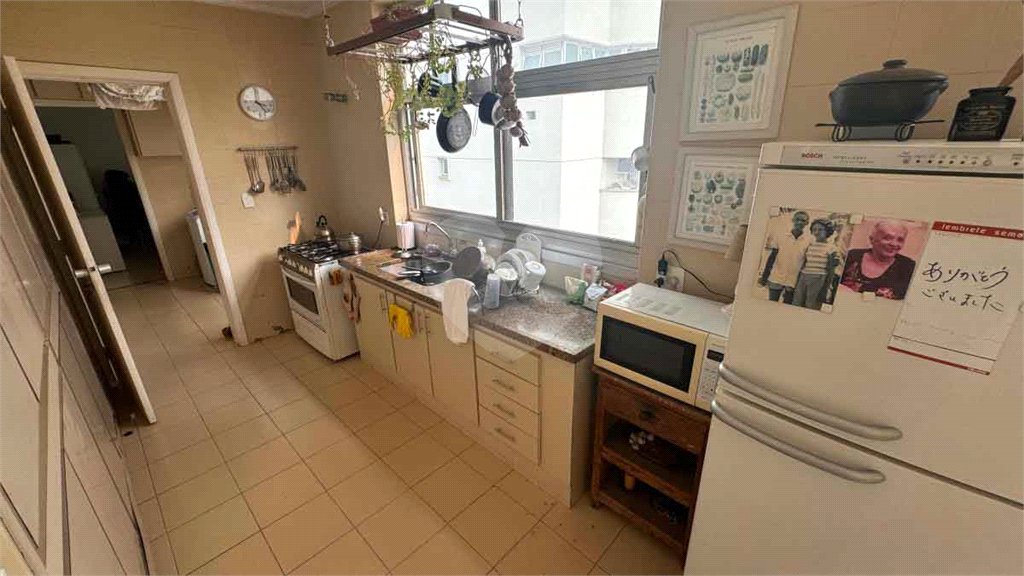 Apartamento à venda com 3 quartos, sendo 1 suíte, em Cerqueira César, São Paulo, SP