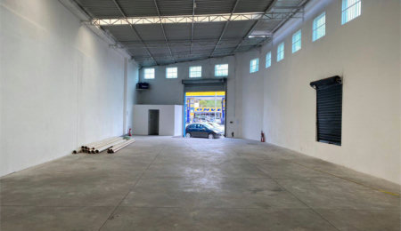 Salão Comercial para alugar em Vila das Acácias, Poá, SP