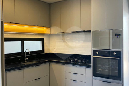 Casa à venda com 3 suítes no condomínio Terras da Estancia, Paulínia - SP