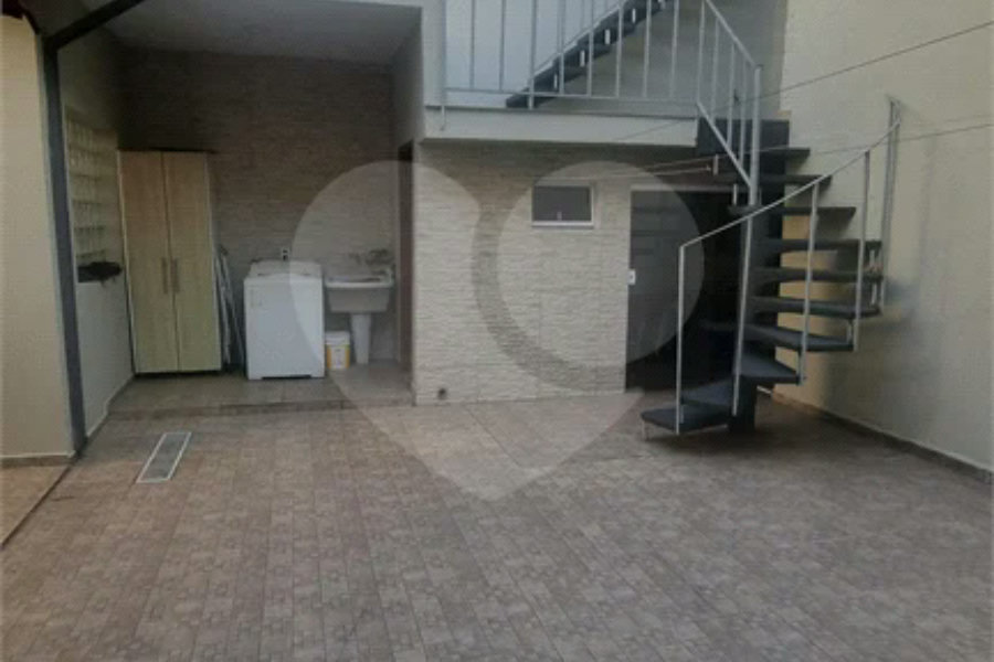 Sobrado à venda com 3 quartos em Campo Limpo, São Paulo, SP