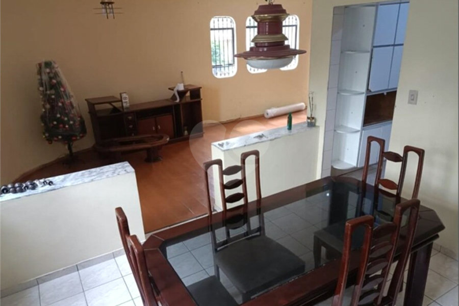 Sobrado à venda com 3 quartos em Vila Guarani, Santo André, SP