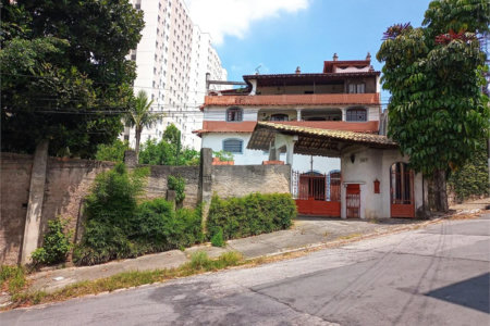 Casa à venda com 5 quartos, sendo 3 suítes,  em Parque Arariba, São Paulo, SP