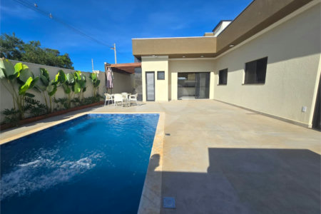 Casa à venda com 3 quartos, sendo 1 suíte, em Residencial Lago dos Ipês, Itapetininga, SP