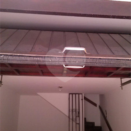 Sobrado à venda com 3 quartos em Jardim Itacolomi, São Paulo, SP