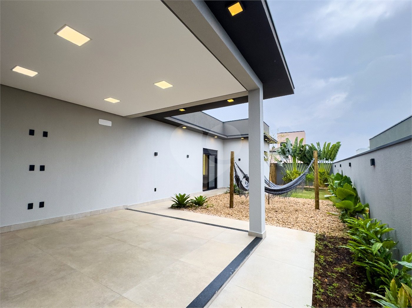 Casa à venda com 3 suítes no condomínio Residencial Helvétia Park, Indaiatuba - SP