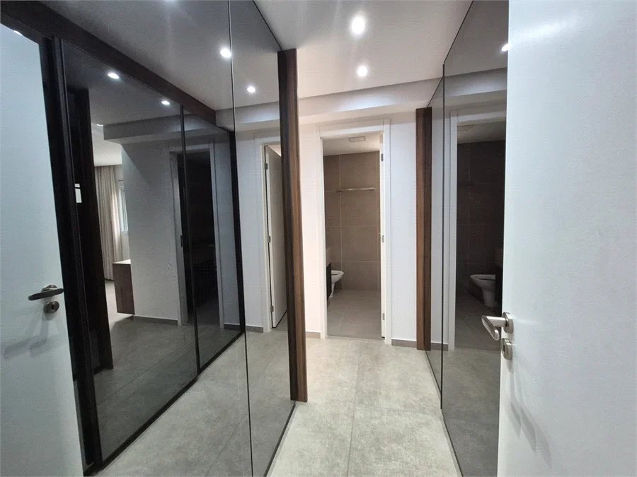 Apartamento à venda com 4 quartos, sendo 2 suítes,  em Jardim Vazani, São Paulo, SP