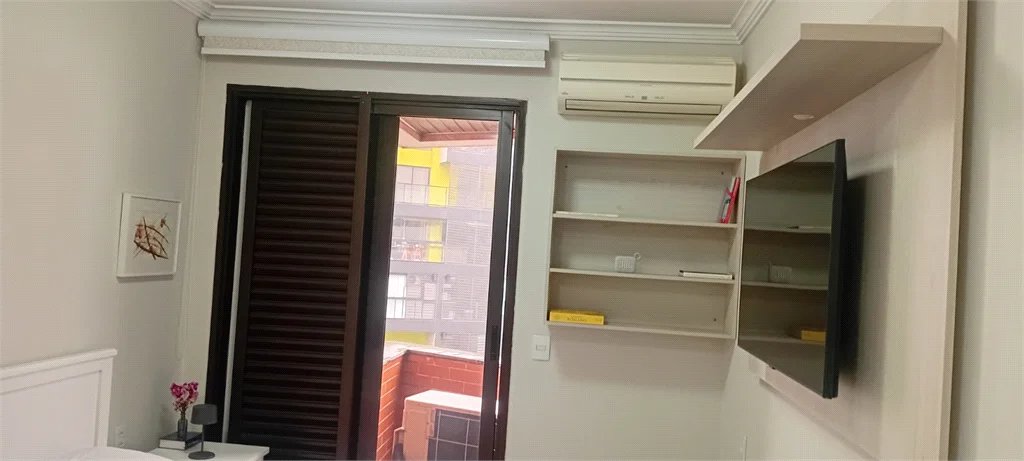 Apartamento à venda com 3 quartos, sendo 1 suíte,  em Vila Andrade, São Paulo, SP