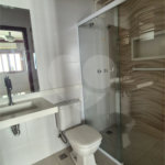 Casa à venda com 4 quartos, sendo 2 suítes, no condomínio Residencial Grape Village, Vinhedo - SP