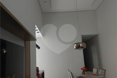 Casa à venda com 3 quartos, sendo 1 suíte, no condomínio Mantova, Indaiatuba - SP