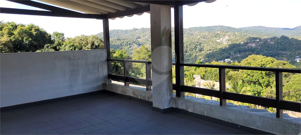 Casa à venda com 5 quartos, sendo 2 suítes, no condomínio Alpes da Cantareira, Mairiporã - SP
