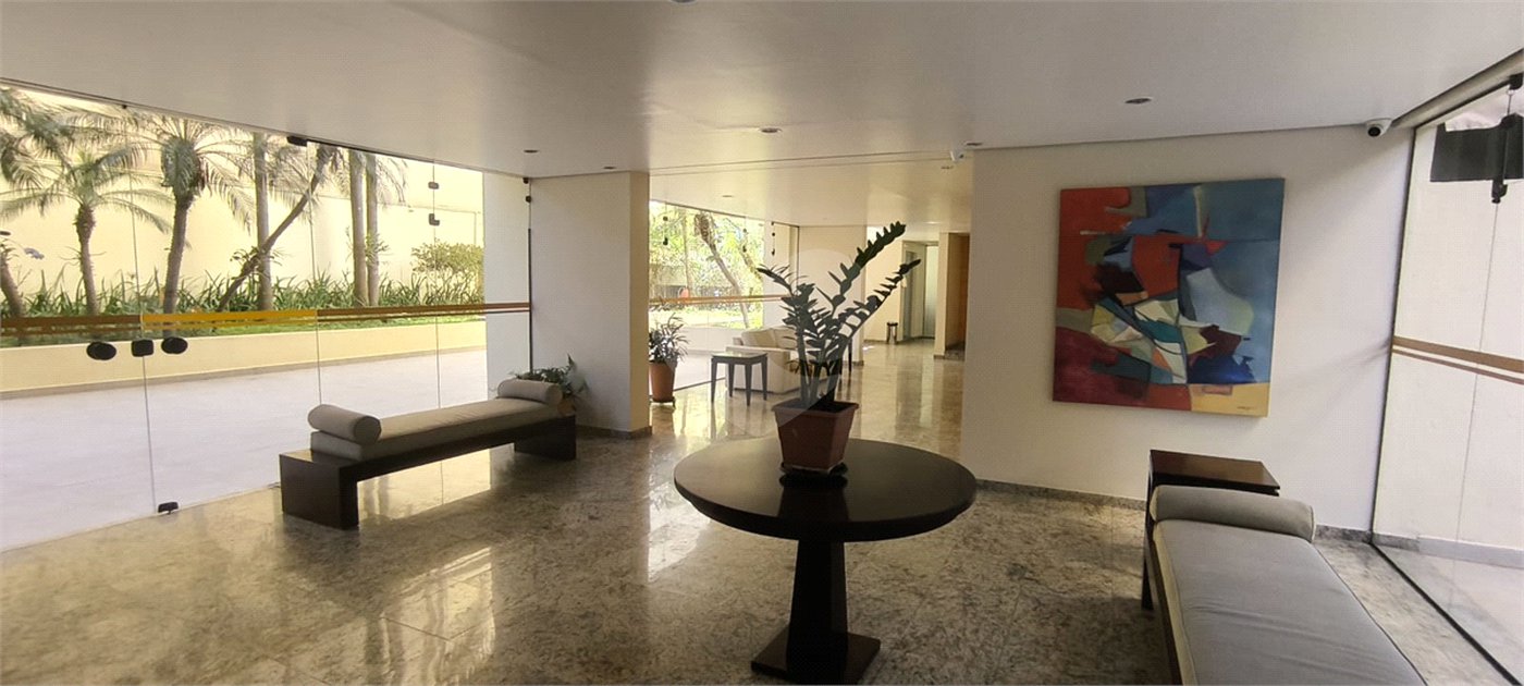 Apartamento à venda com 3 quartos, sendo 1 suíte, em Pinheiros, São Paulo, SP