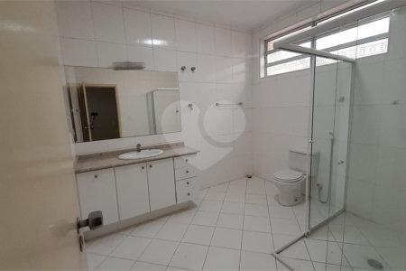 Sobrado para alugar com 5 quartos, sendo 3 suítes, em Jardim do Mar, São Bernardo do Campo, SP