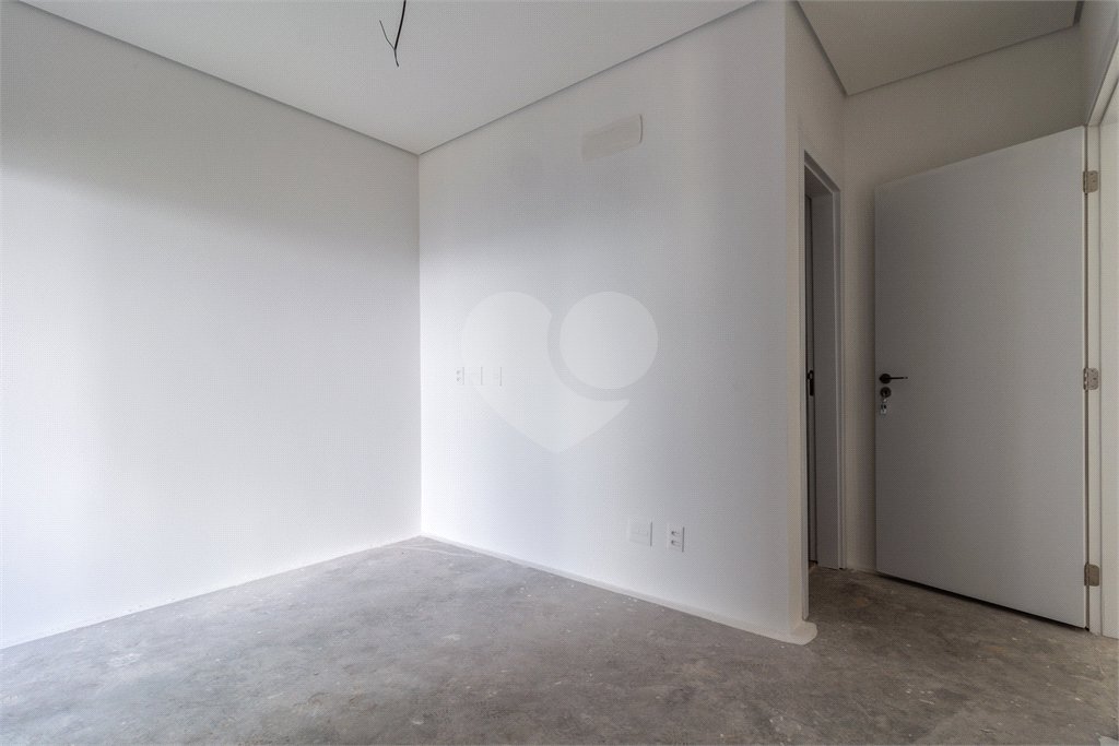 Apartamento à venda ou para alugar com 4 quartos, sendo 3 suítes, em Jardim Morumbi, São Paulo, SP