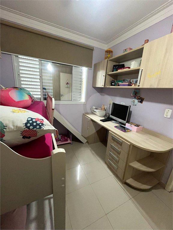 Casa à venda com 3 quartos, sendo 1 suíte, no condomínio Vila das Cores, São Paulo - SP