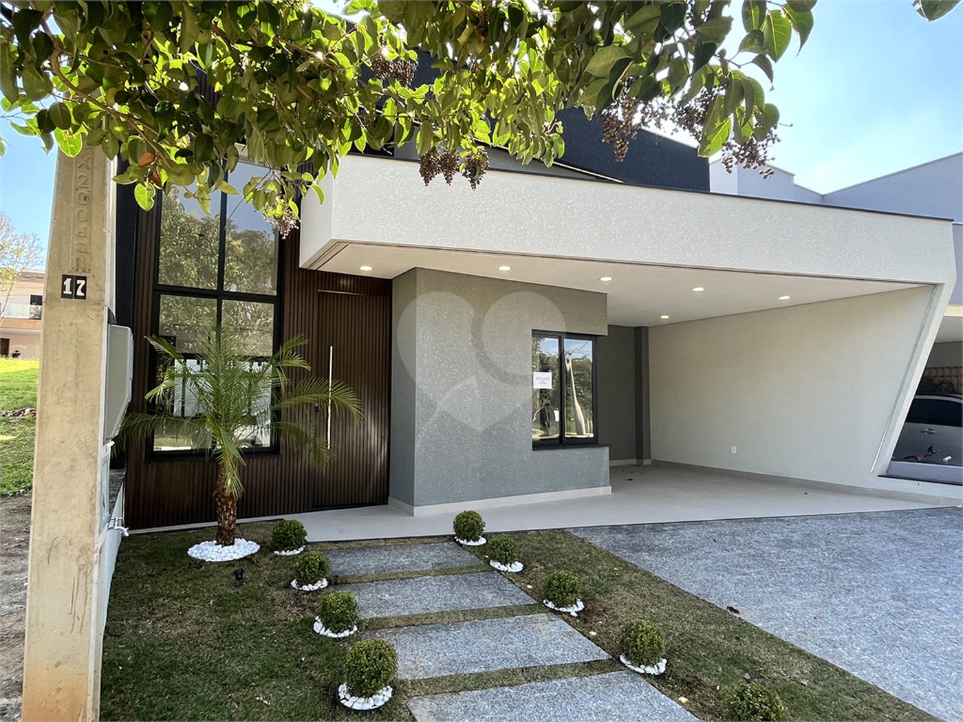 Casa à venda com 3 quartos, sendo 1 suíte, no condomínio Terras de São Francisco, Sorocaba - SP