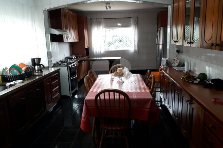 Sobrado à venda com 4 quartos em Tremembé, São Paulo, SP
