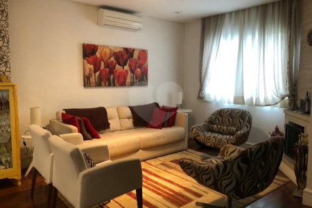 Casa à venda com 4 quartos, sendo 2 suítes, no condomínio Sunríse, São Paulo - SP