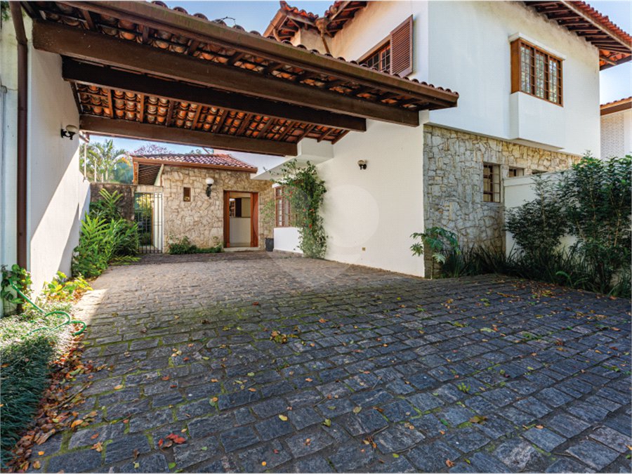 Casa à venda com 3 suítes em Alto de Pinheiros, São Paulo, SP