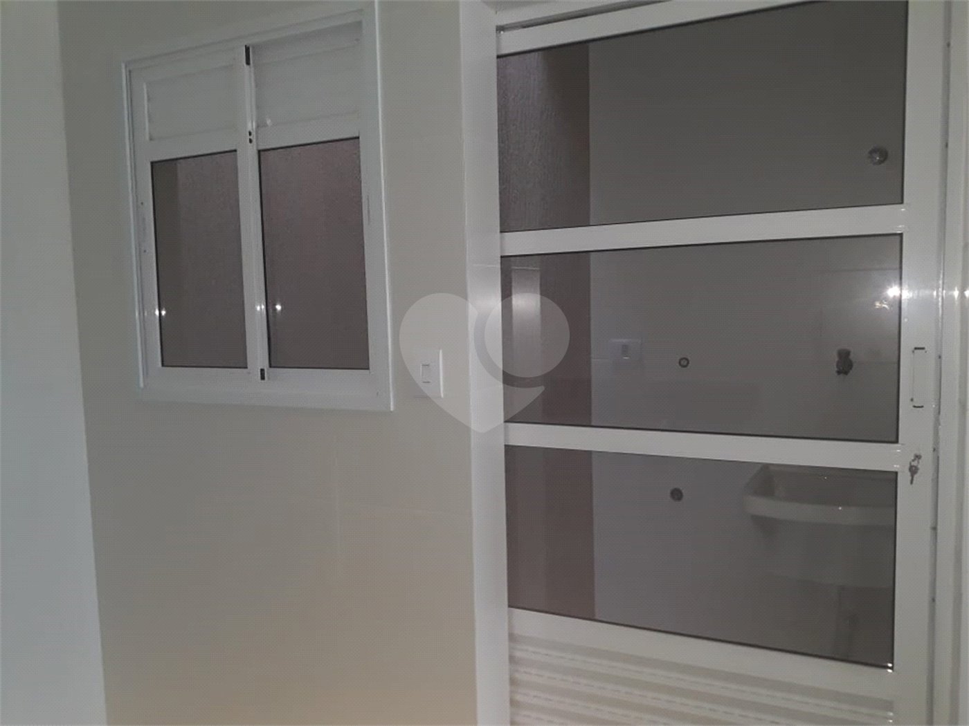 Casa à venda com 2 suítes no condomínio martinha, São Paulo - SP