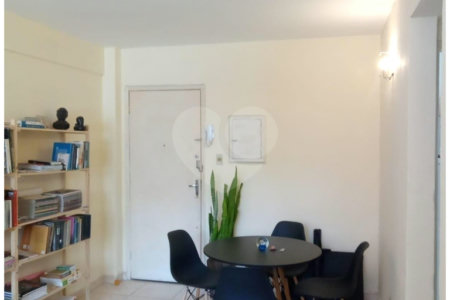 Apartamento mobiliado com 49 m² de área útil, 1 quarto, à venda na Bela Vista