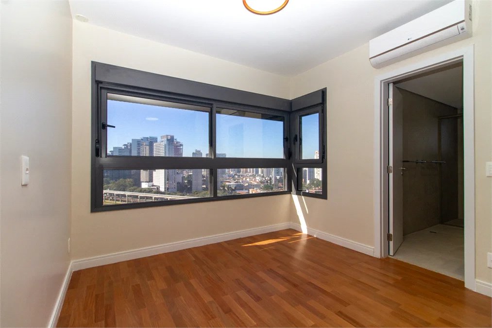 Apartamento à venda ou para alugar com 3 suítes em Jardim Morumbi, São Paulo, SP