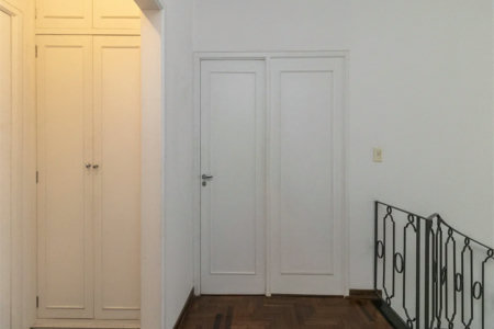 Casa à venda com 3 quartos, sendo 2 suítes,  em Alto de Pinheiros, São Paulo, SP