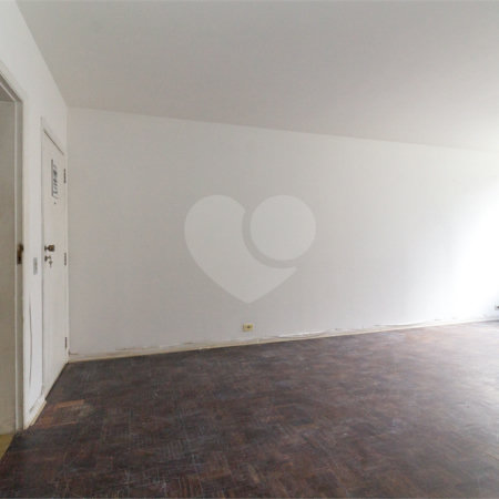 Apartamento à venda com 3 quartos, sendo 1 suíte, em Cerqueira César, São Paulo, SP