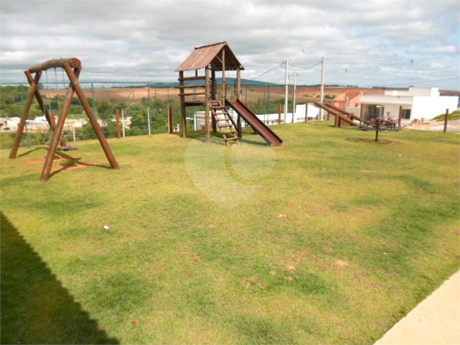 Casa à venda com 4 quartos, sendo 1 suíte, no condomínio Villagio Milano, Sorocaba - SP