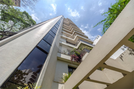 Apartamento à venda com 3 suítes em Moema, São Paulo, SP