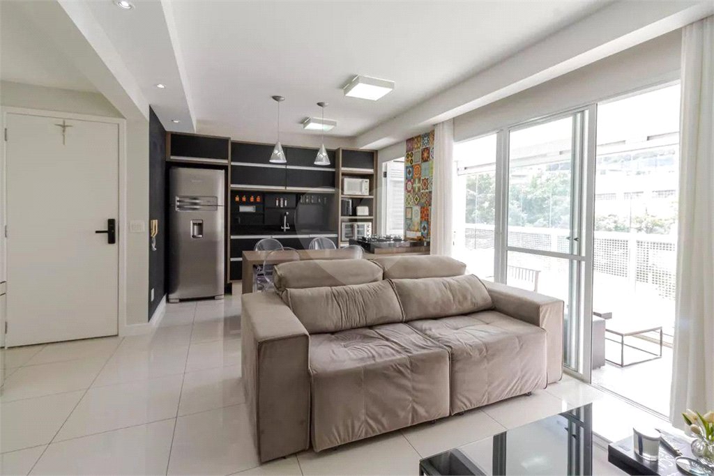 Apartamento à venda com 2 quartos, sendo 1 suíte,  em Vila Andrade, São Paulo, SP