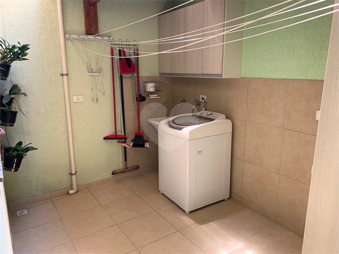 Sobrado à venda com 3 quartos, sendo 1 suíte,  em Vila Gumercindo, São Paulo, SP