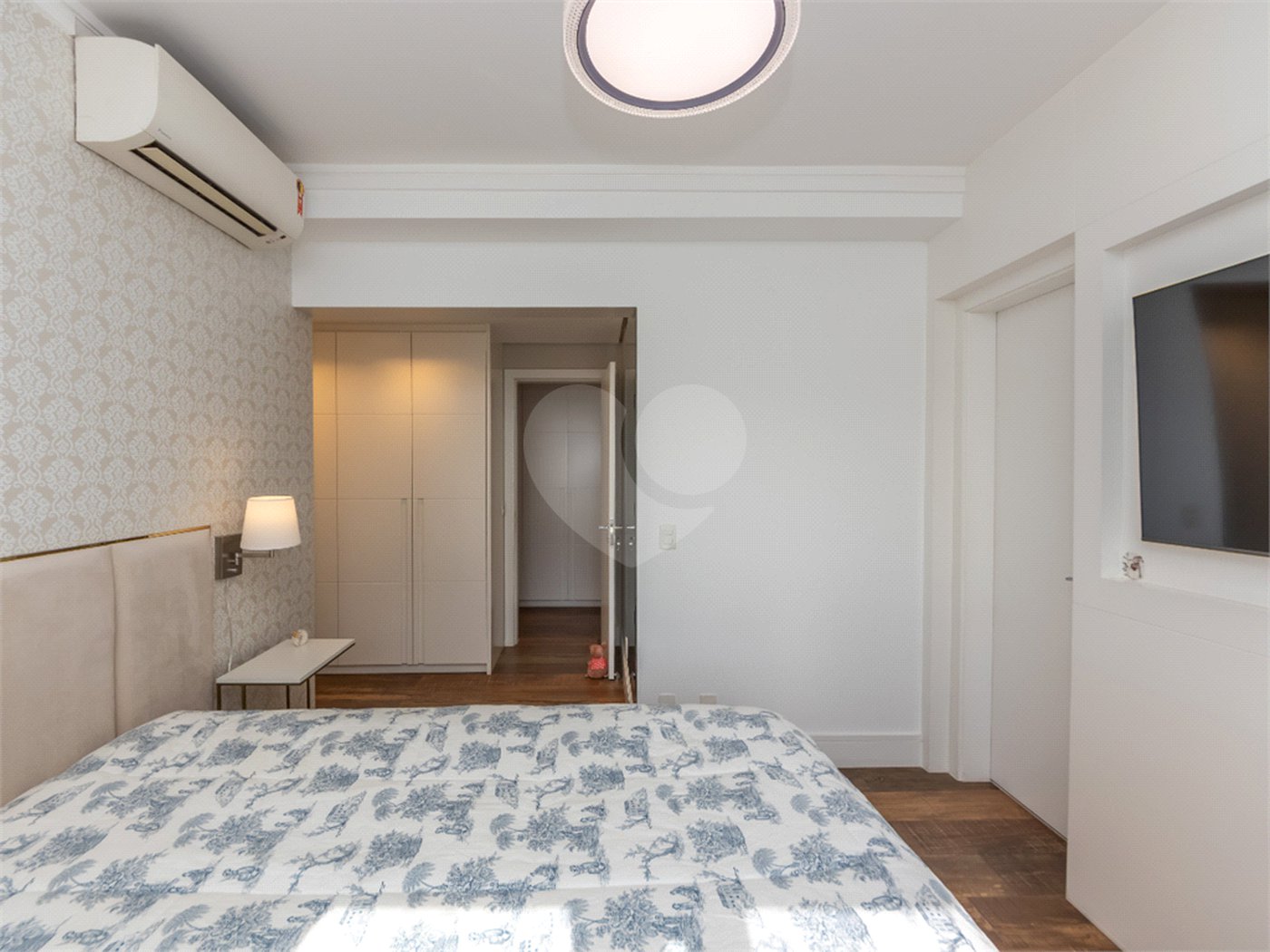 Apartamento à venda com 4 quartos, sendo 3 suítes, em Brooklin Paulista, São Paulo, SP