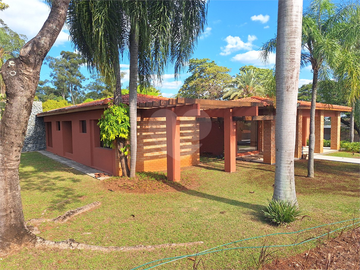 Casa à venda ou para alugar com 4 quartos, sendo 3 suítes, no condomínio Chácara Residencial Santa Maria, Votorantim - SP