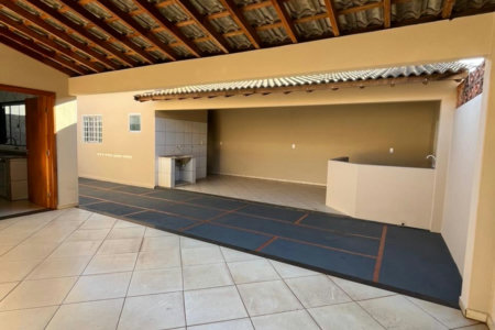 Casa à venda com 4 quartos, sendo 1 suíte,  em Jardim Maristela, Três Lagoas, MS