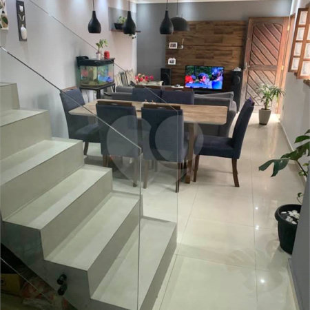 Sobrado à venda com 3 quartos, sendo 1 suíte, em Vila São Paulo, Mogi das Cruzes, SP