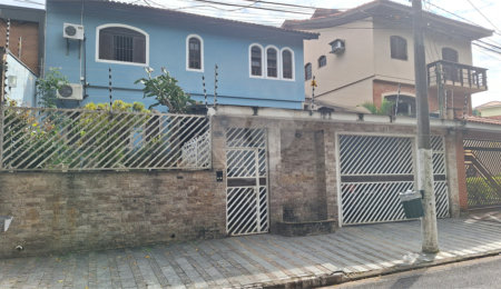 Sobrado à venda com 4 quartos, sendo 1 suíte, em Tremembé, São Paulo, SP