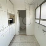 Apartamento à venda com 3 quartos, sendo 1 suíte, em Campo Belo, São Paulo, SP