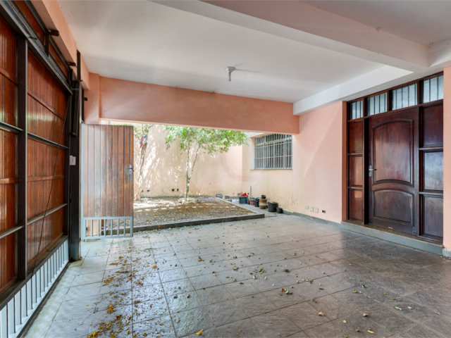 Sobrado à venda com 3 quartos, sendo 1 suíte,  em Alto da Boa Vista, São Paulo, SP