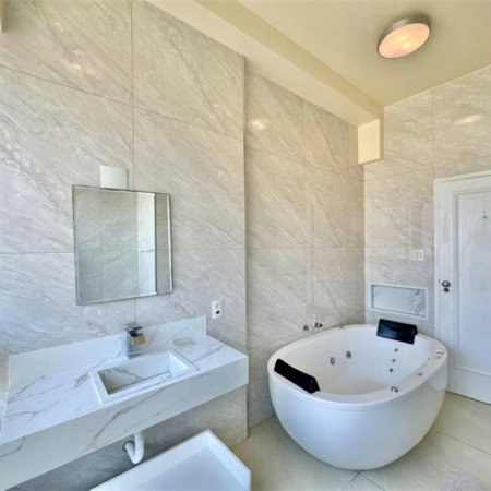 Apartamento Residencial à venda, Pitangueiras, Guarujá - AP0768.