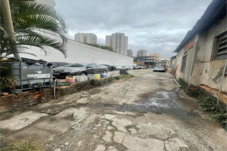 Terreno à venda em Vila Carrão, São Paulo, SP
