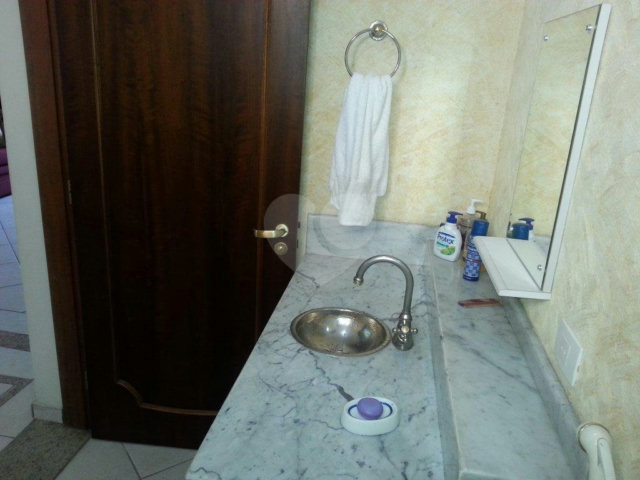 Sobrado à venda ou para alugar com 4 quartos, sendo 1 suíte, em Parada Inglesa, São Paulo, SP