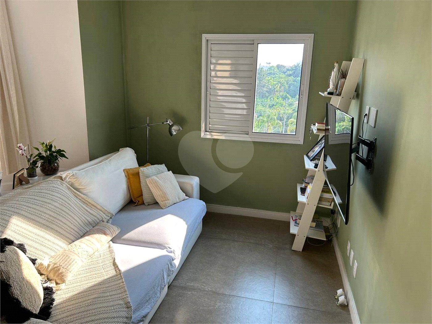 Apartamento à venda com 4 quartos, sendo 1 suíte,  em Jardim Armênia, Mogi das Cruzes, SP