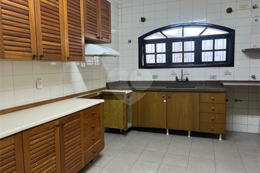 Sobrado à venda com 3 quartos, sendo 1 suíte, em Tremembé, São Paulo, SP