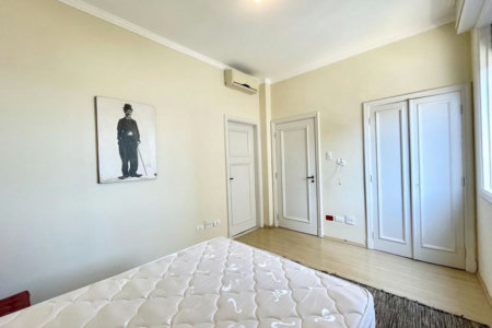 Apartamento Frente Mar com 4 Quartos para Venda ou Locação em Pitangueiras – Guarujá/SP